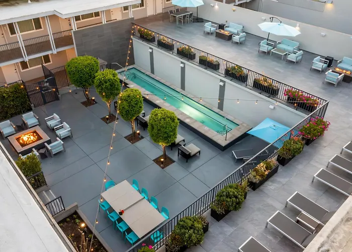 Hotel Lucent