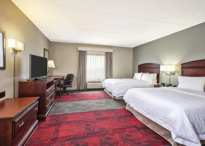 Hampton Inn & Suites Madison - West
