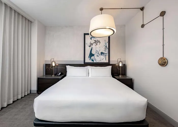 Hotel Fort Des Moines, Curio Collection By Hilton