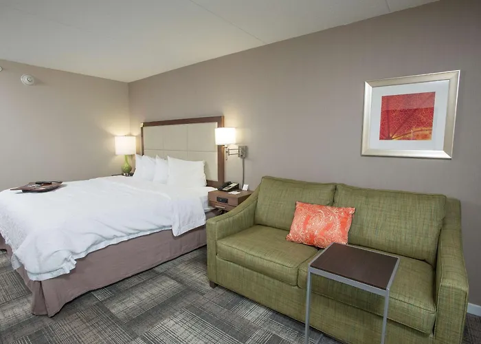 Hampton Inn & Suites Cincinnati-Union Centre