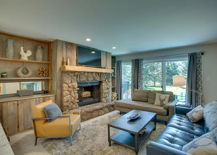 Walk To Beaver Creek Shuttle! Avon Condo W/ Deck