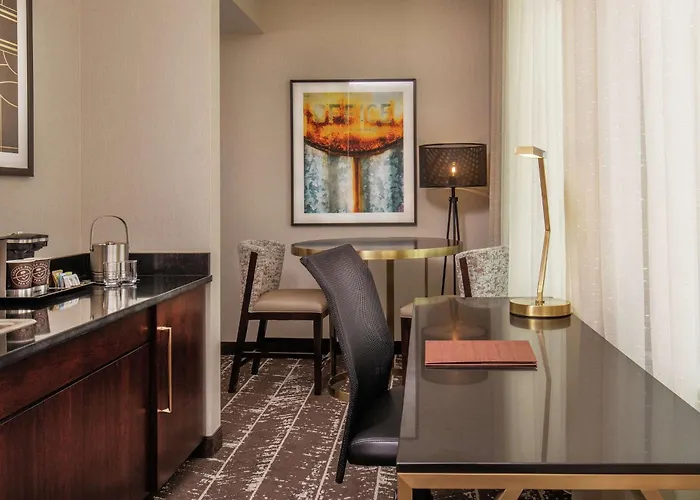 Doubletree By Hilton Youngstown Downtown