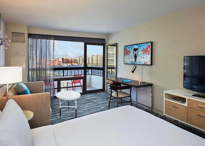 Waterstone Resort & Marina Boca Raton, Curio Collection By Hilton