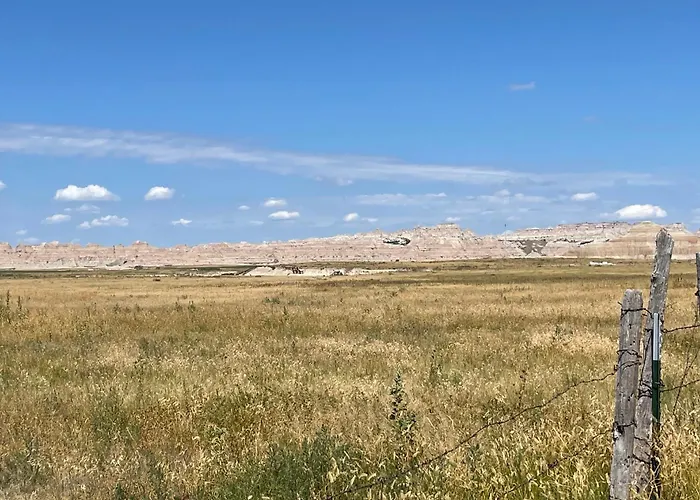 Badlands Hotel & Campground