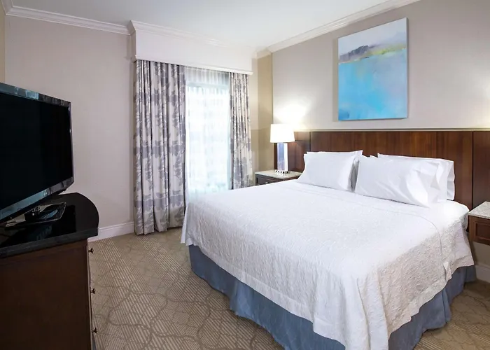 Hampton Inn & Suites South Park At Phillips Place