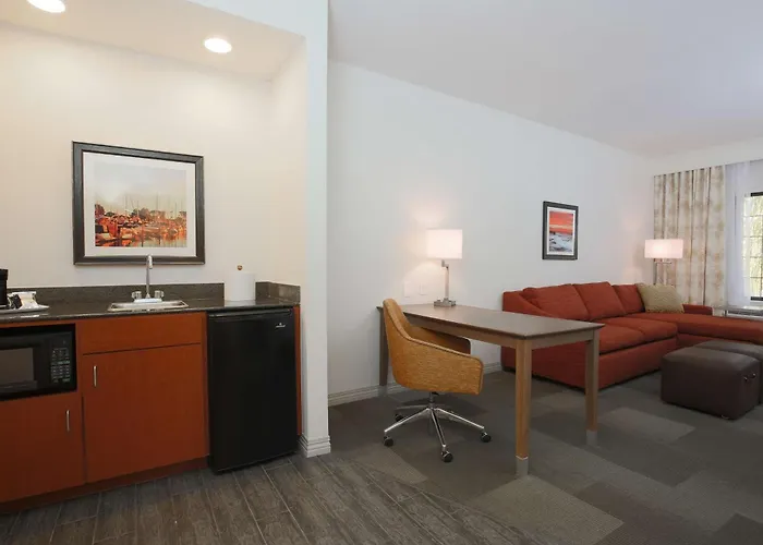 Hampton Inn & Suites Camarillo