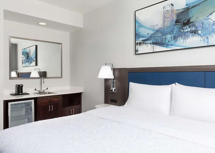 Hampton Inn & Suites Baltimore Inner Harbor