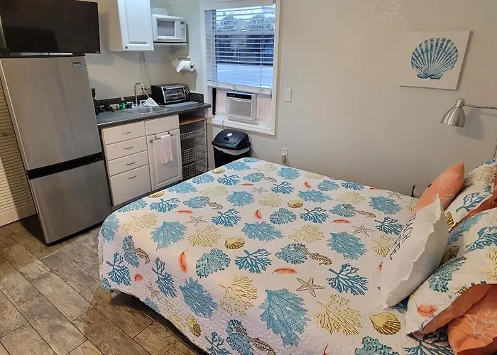 Wave Resort, Studio A2, Beach Steps Away!Pool+Wifi