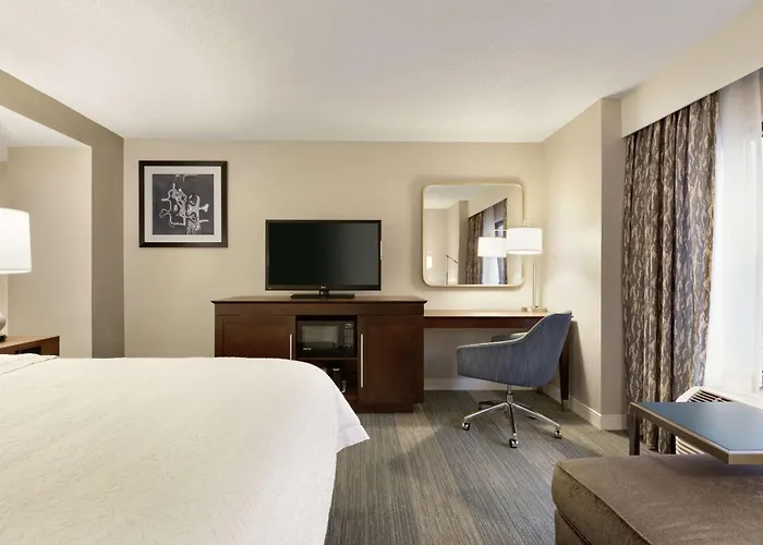Hampton Inn & Suites Nashville-Downtown