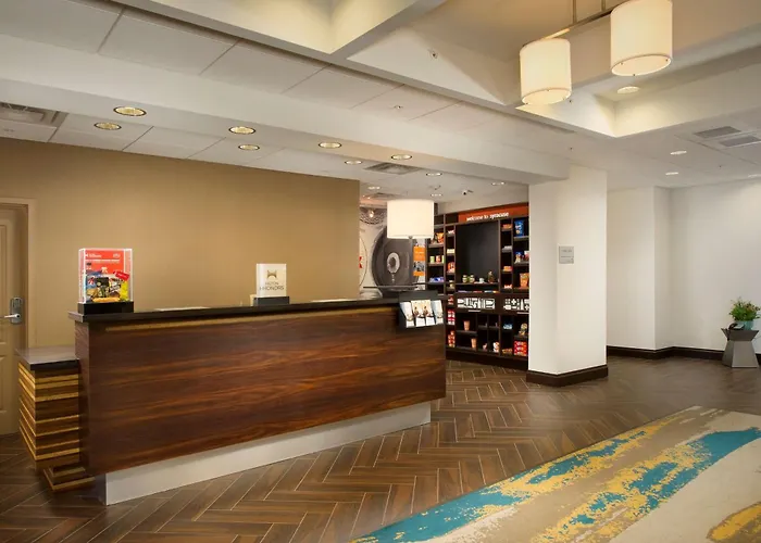 Hampton Inn & Suites Syracuse/Carrier Circle