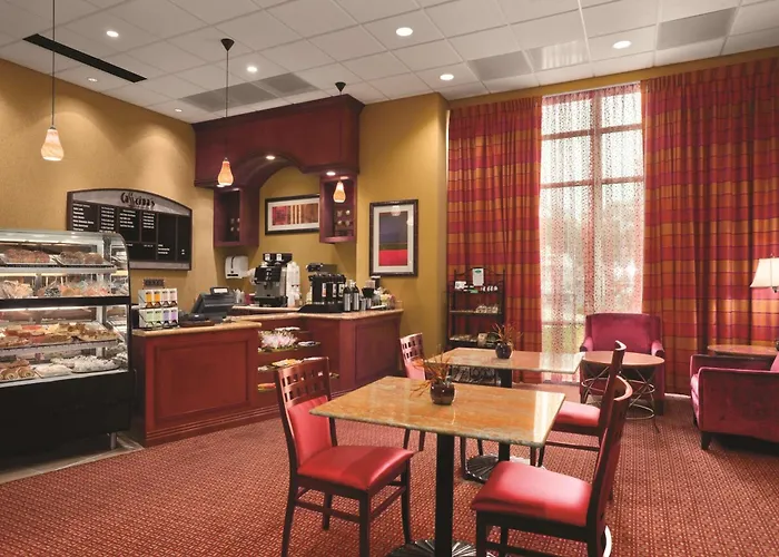 Embassy Suites East Peoria Hotel And Riverfront Conference Center