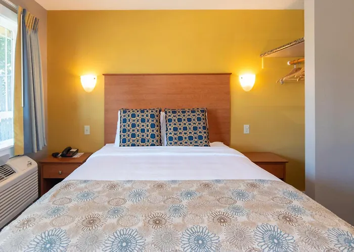 Nordic Inn And Suites