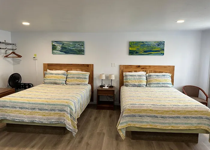 Lamplighter Lodge