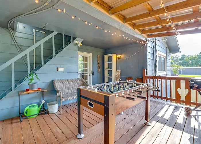 4 Mi To Dtwn! Ozarks Hideaway W/ Furnished Deck