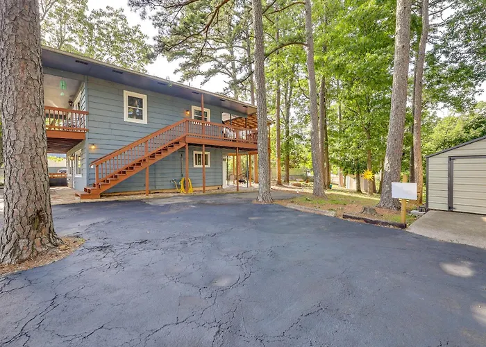 4 Mi To Dtwn! Ozarks Hideaway W/ Furnished Deck
