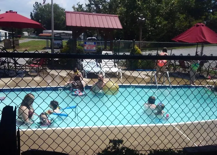 Bay Springs Country Inn & Marina