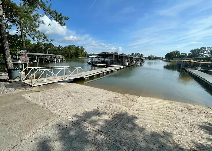 Bay Springs Country Inn & Marina