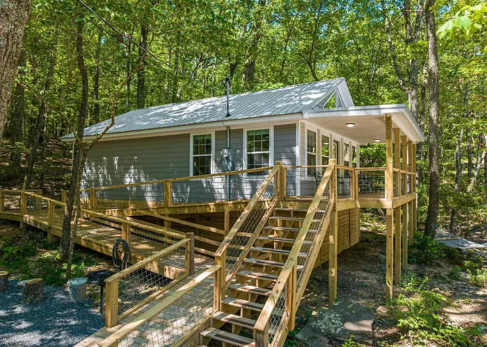 The Otter Box Cabin - 92 Acres Beside Desoto State Park
