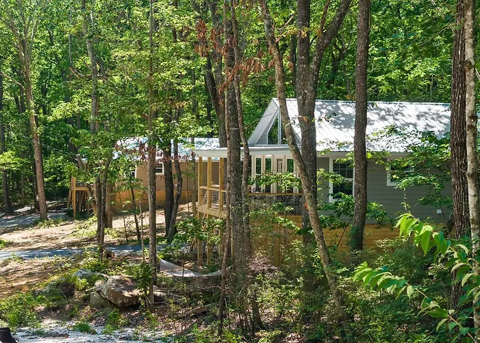 The Otter Box Cabin - 92 Acres Beside Desoto State Park