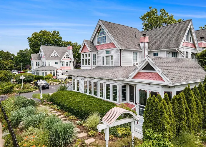 Yelton Manor Bed And Breakfast