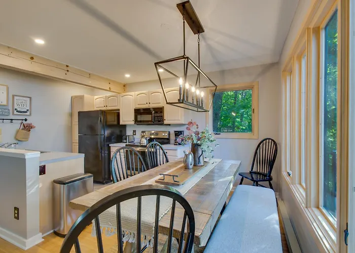 Serene Hideaway With Views, 1 Mi To Hike & Ski!