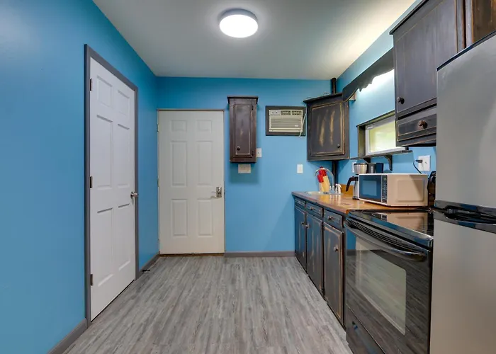 Zanesville Vacation Rental: 2 Mi To Downtown!