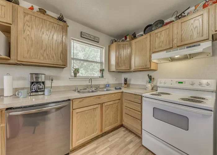 Hillside Haven W/ Deck < 2 Miles To Dwtn Ruidoso!
