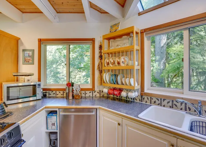 River Views, Private Hot Springs Tub, Forest, Deck