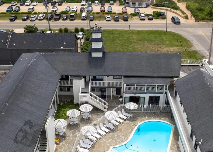 A Wave Inn - Montauk
