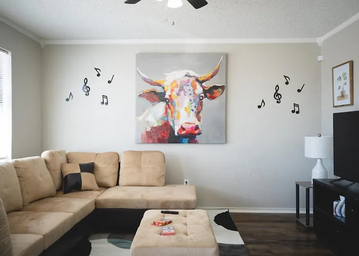 La Palma Lodge:Near Texas Tech And Top Restaurants