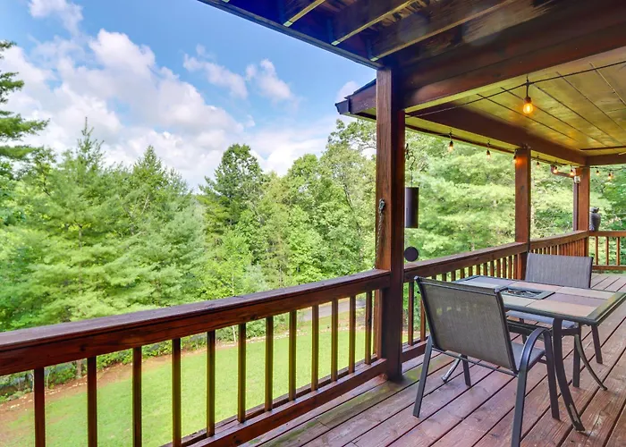 Game Room & Hot Tub:Charming Cabin Near Blue Ridge