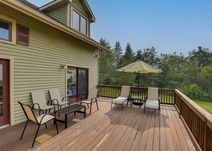 Spacious Hammondsport Home On 6 Acres W/ Lake View