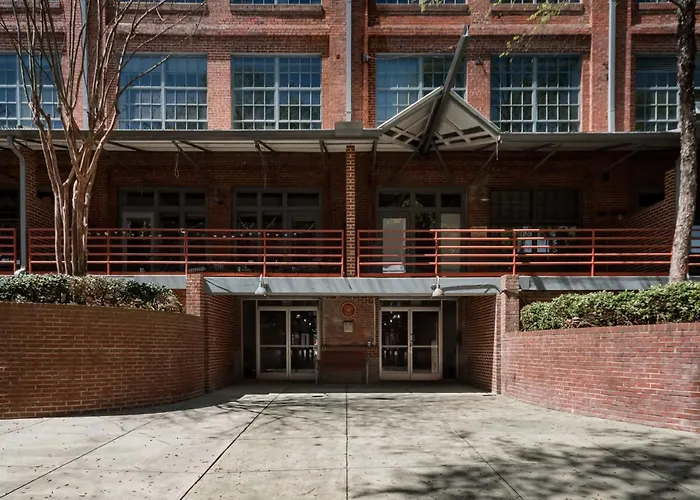 Downtown Durham 2Br Apt Walk Everywhere & Wifi