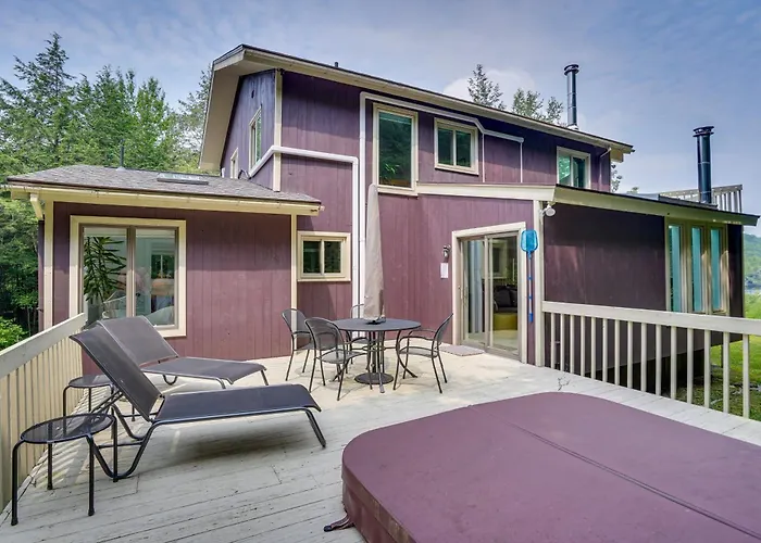 Lakefront Otis Home W/ Stunning Views & Boats!