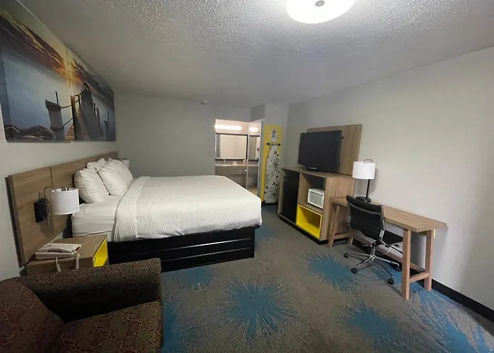 Days Inn By Wyndham Savannah