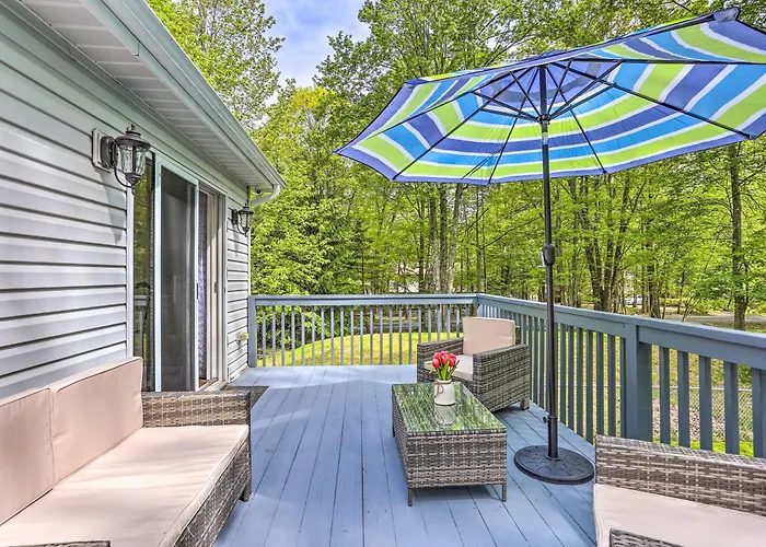 2 Game Rooms! Family Poconos Home 9 Mi To Slopes