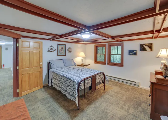 1 Mi To Lake Superior: Cottage W/ Sauna & Rec Room
