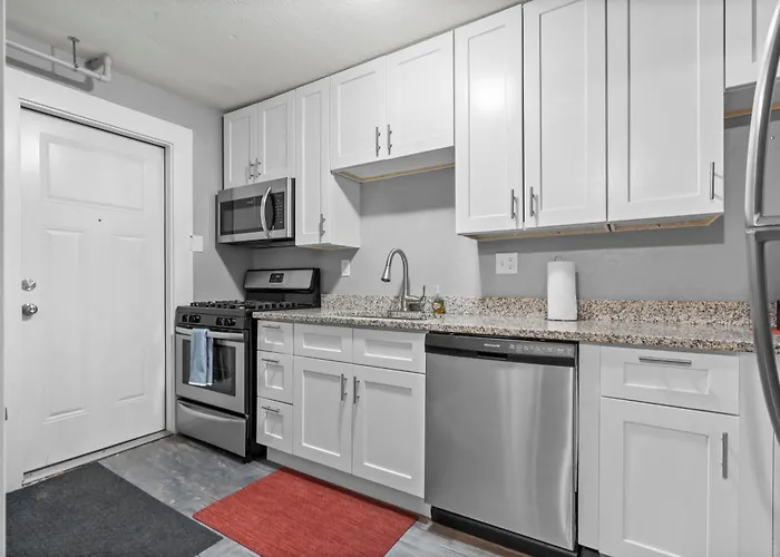 Navarre Apartments