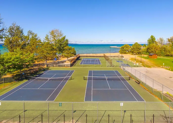 Elk Rapids Condo W/ Balcony Overlooking Elk Lake!
