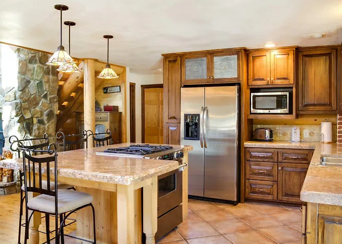'Lacy'S Log Cabin' Alto Home W/ Mountain Views!