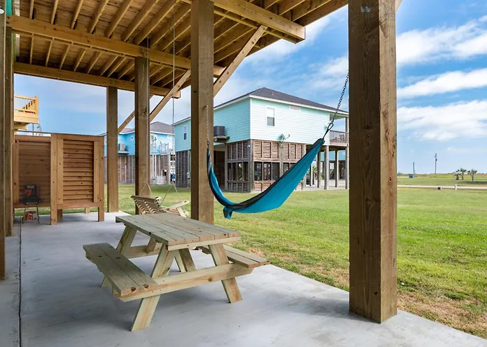 Beach View Retreat W Huge Covered Patio Games