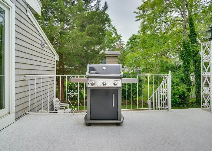 Ping-Pong Table, Beach Access: North Falmouth Home