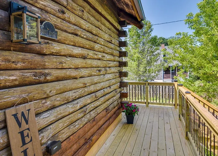 Fairhaven Harbor-Front Gem - Steps From The Water!