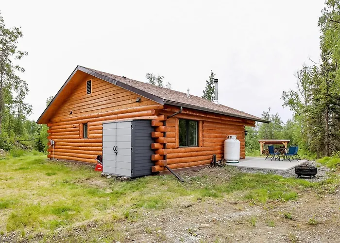 Welcoming Wasilla Cabin W/ Patio!