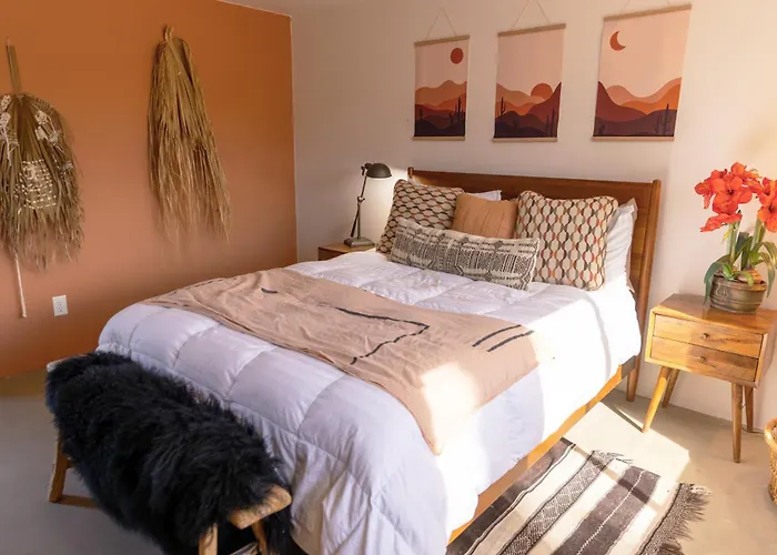 Pool & Mtn View! Designer Borrego Springs Hideaway