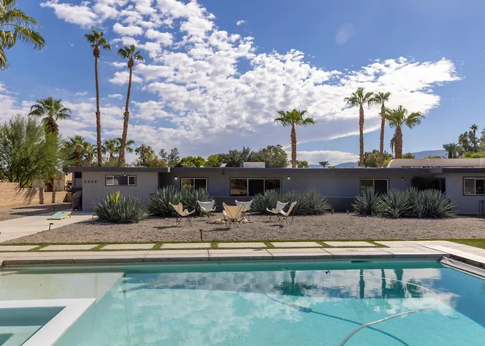 Pool & Mtn View! Designer Borrego Springs Hideaway