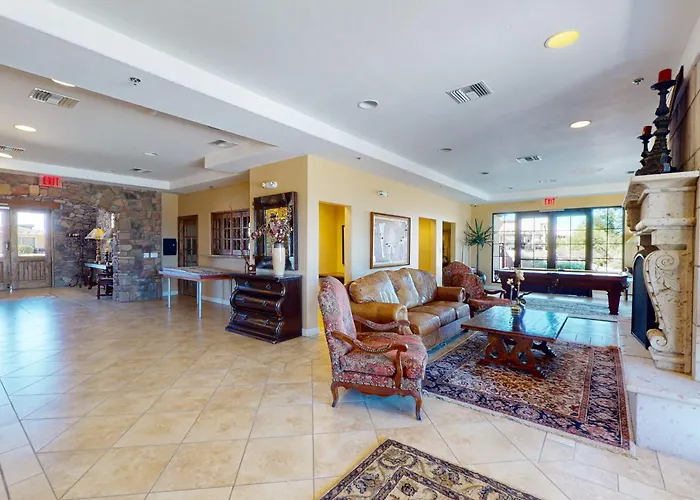 Pool & Hot Tub Access: 'Lake Havasu Lakehouse'