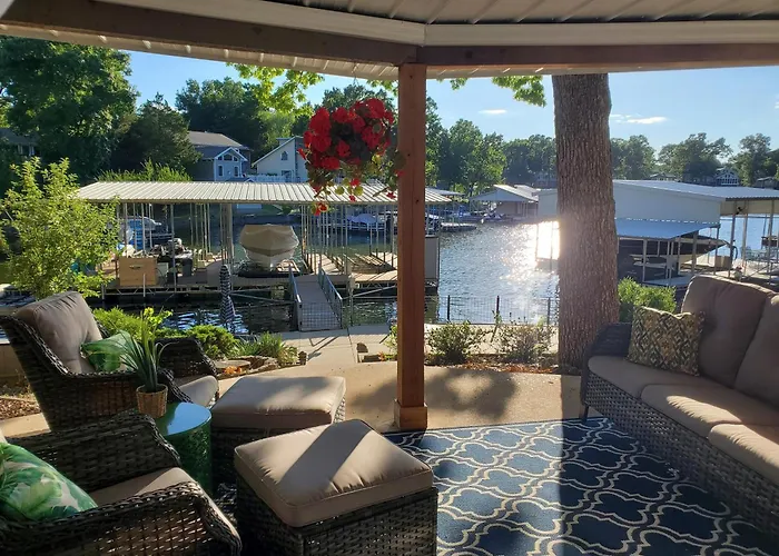 Private Lake House Sleeps Large Groups On The Water Swim N Boat Dock Lots Of Amenities