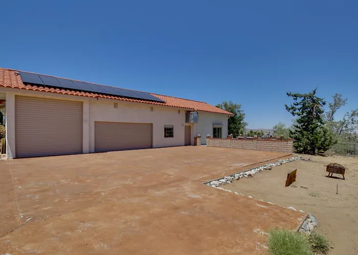 California Vacation Rental With Hot Tub & Patio!
