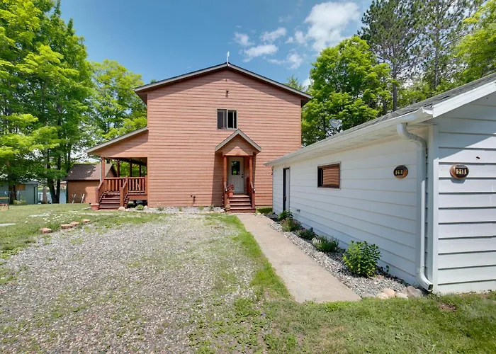 Lakefront Cottage In Iron River: 3 Mi To Skiing!